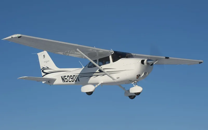 Hawker midsize jet air-to-air