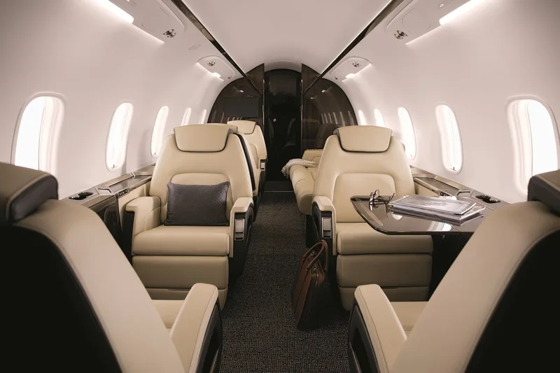 Challenger 350 lounge