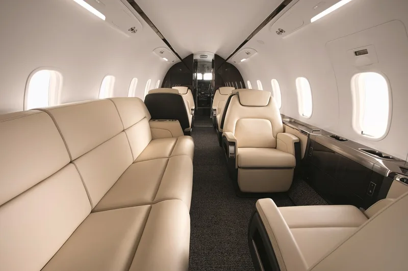 Challenger 350 berthable divan