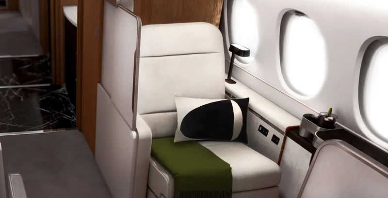 Falcon 8X spacious cabin